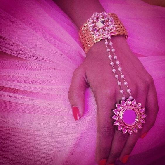 30 Haathphool Designs That Will Make Hand Jewellery The New Indian Wedding Favourite