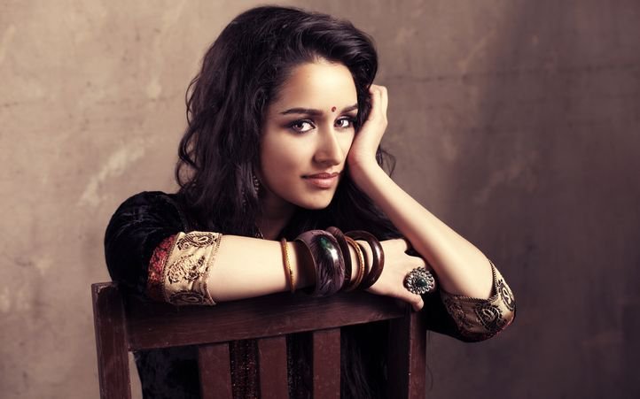 15-sizzling-photographs-of-shraddha-kapoor