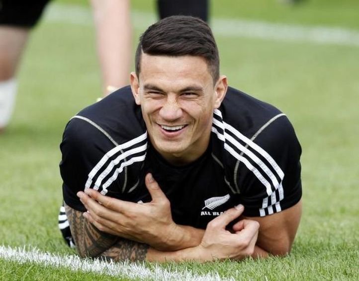 Rugby Player Sonny Bill Williams Gives Away World Cup Medal To 14-Year ...