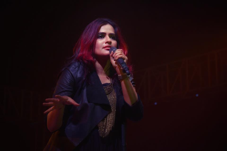 Your Sexism Is Sickening Sona Mohapatra Calls Out Iit Bombay For Its Men Only Headliner Policy