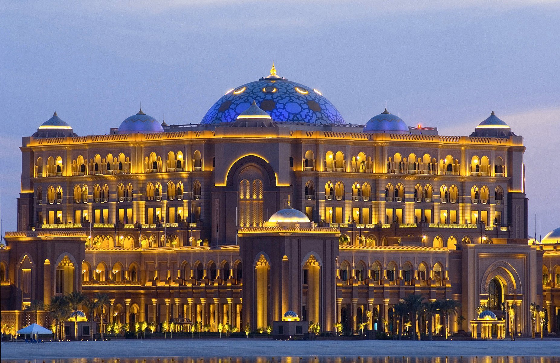 40 Amazing Shots Of Hotels From Around The World That Give ‘Luxury’ A