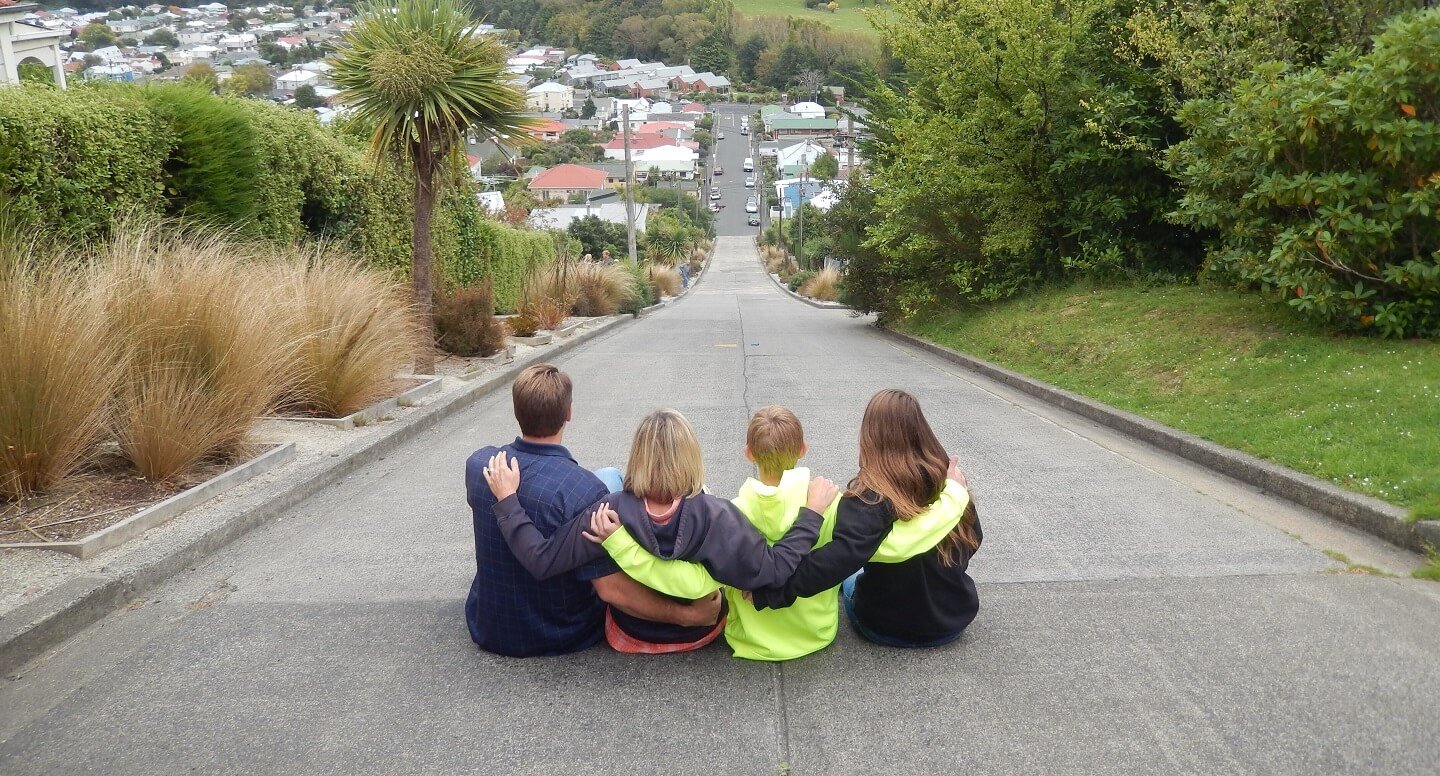 these-photos-of-the-world-s-steepest-street-will-seriously-mess-with