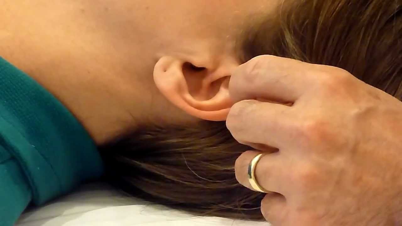 You'll Never Guess What Putting A Clothespin On Your Ear ...