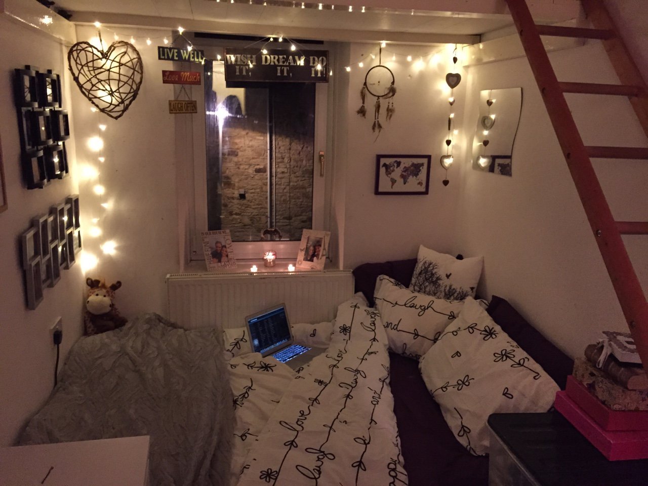 40 Pictures That Prove Fairy Lights Make The World A