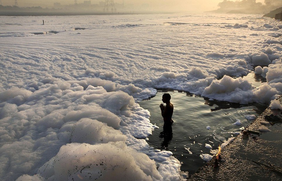 These Images Of A Foam-Filled Yamuna Show That It’s Not Just The Air In ...