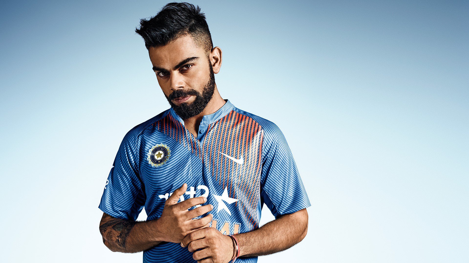 what is the value of virat kohli bat