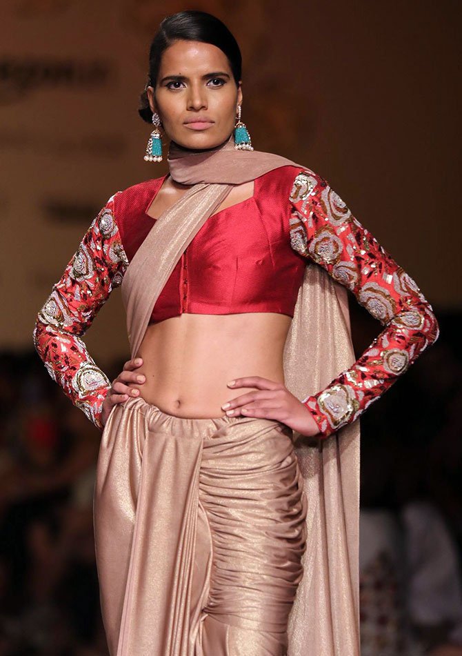 10 Different Ways To Drape A Saree