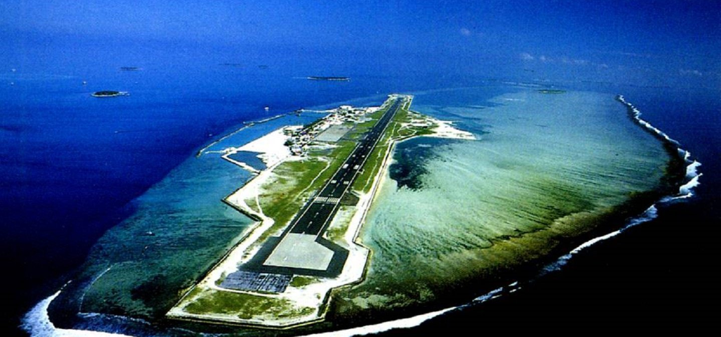 15 Of The Scariest Airport Runways That Will Make You Think Twice