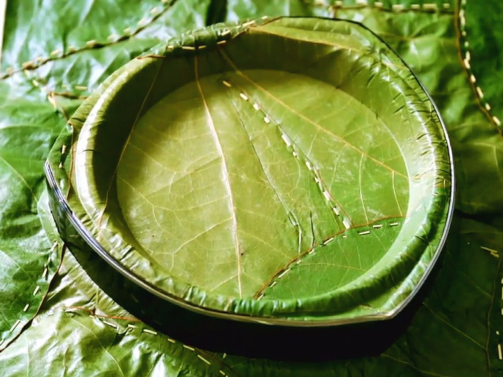 while-india-is-getting-over-its-traditional-leaf-plate-the-world-seems