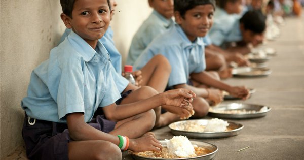 eating-with-hands-isn-t-a-dirty-indian-thing-to-do-in-fact-it-s