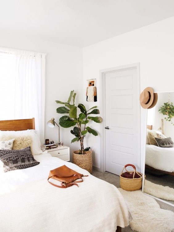 15 Minimalist Room Decor Ideas That’ll Motivate You To Revamp Your Room This Weekend