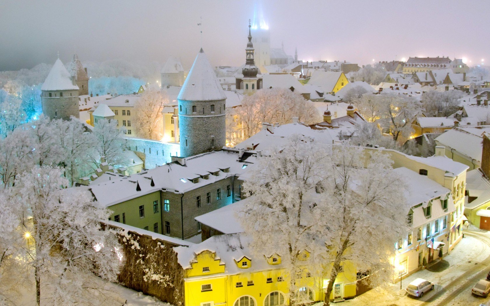 15 Beautiful Places Around The World Which Turn Into Snowy Wonderlands 