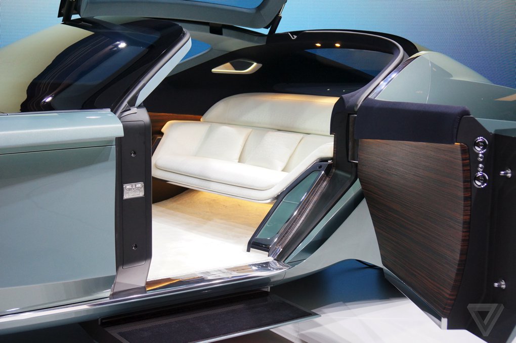 The Futuristic Rolls Royce Vision 100 Is So Outlandishly Gorgeous, It ...