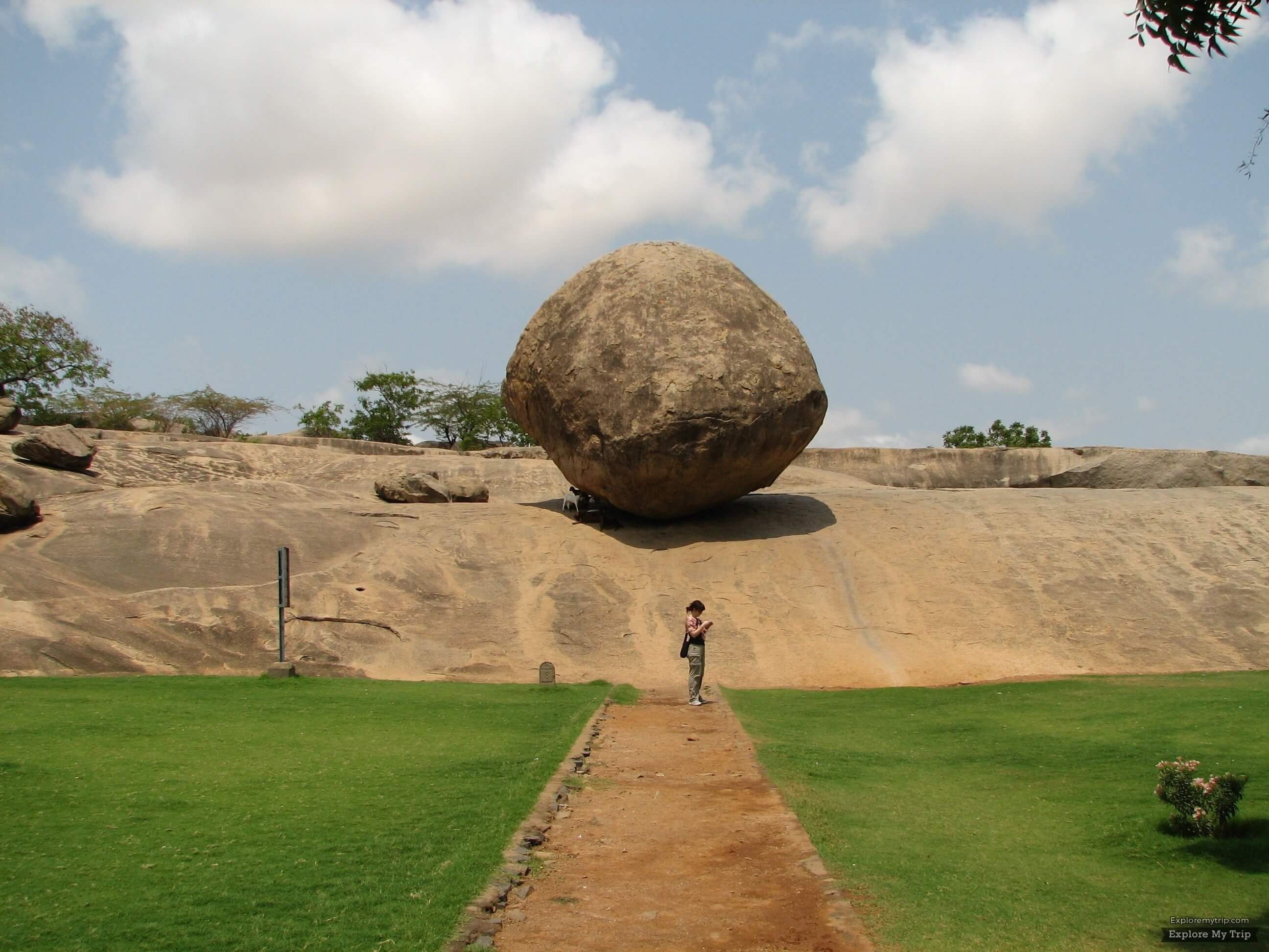 7 Elephants were not able to shake this stone, its famous as Indian God 'Krishna's butter ball'