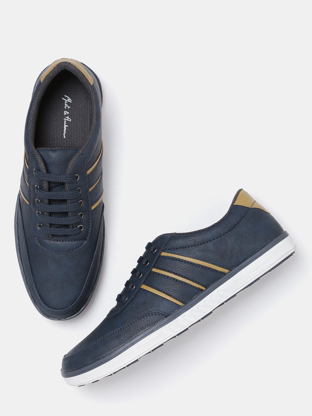 10 Cool Casual Sneakers Under ₹2000 For 