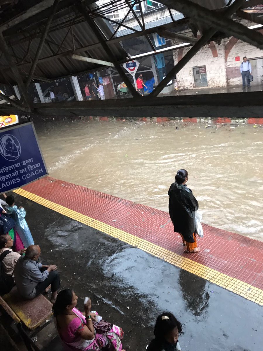 essay on heavy rain in mumbai