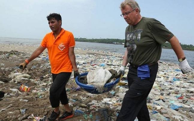 After Versova Beach, Afroz Shah Is Now On A Mission To Clean Mumbai’s ...