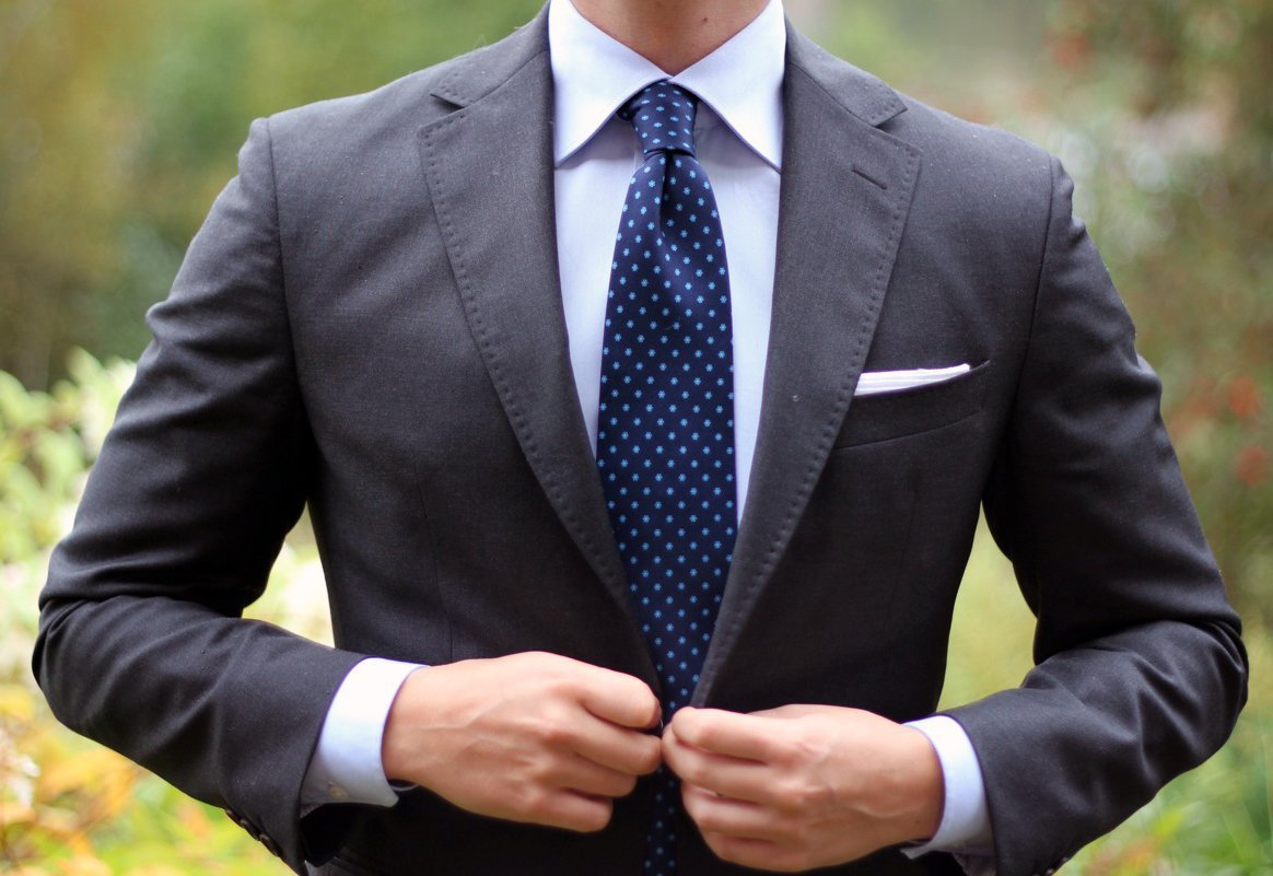 The Next Time You Wear A Tie, Follow These Dos & Don’ts To Make Sure 