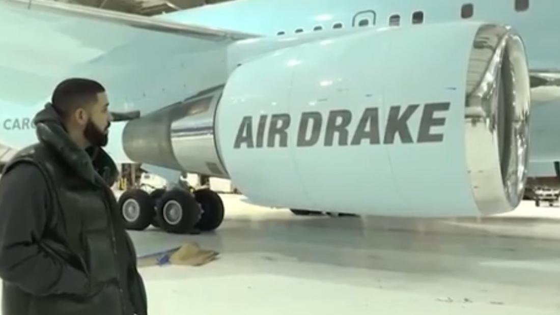 Drake Now Owns A Customised Boeing Jet Worth A Whopping ₹1500 Crore