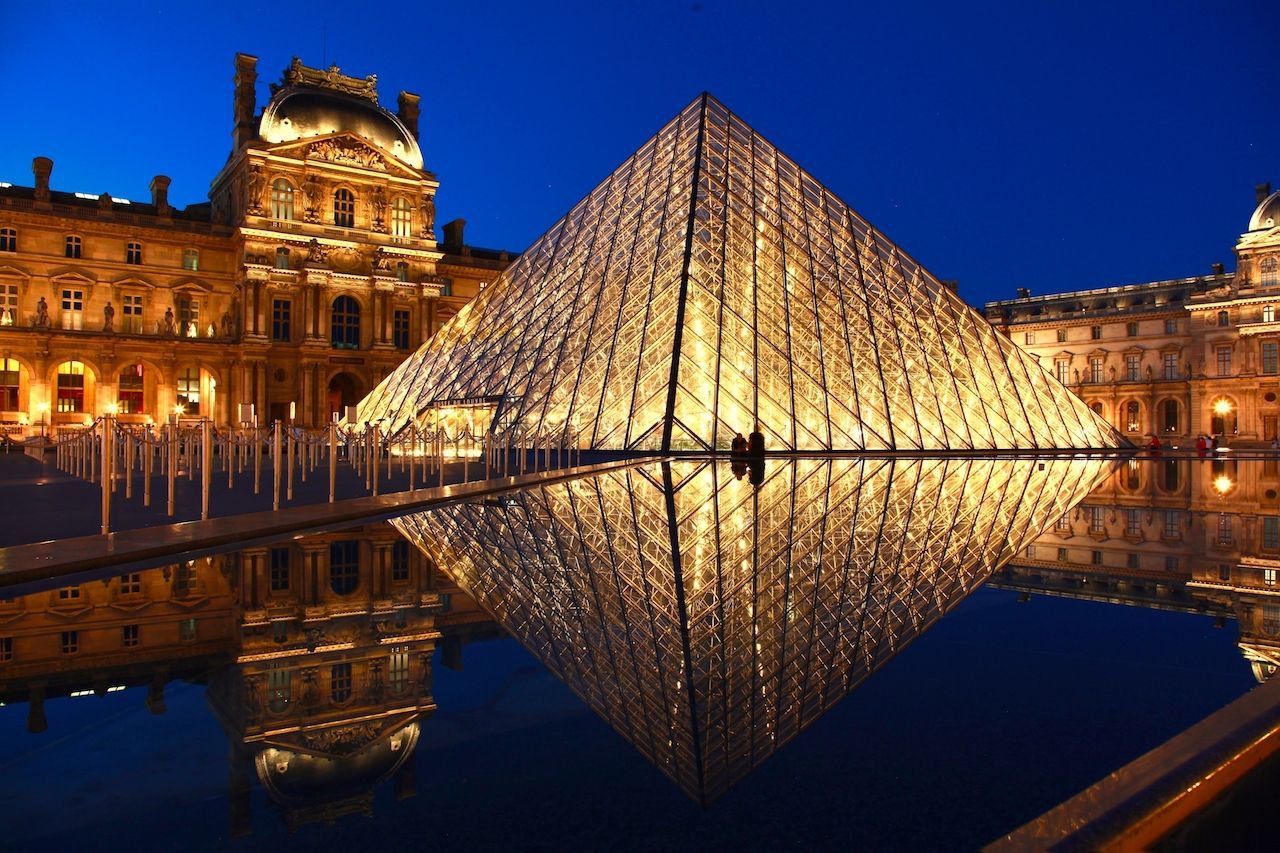 louvre museum essay in french