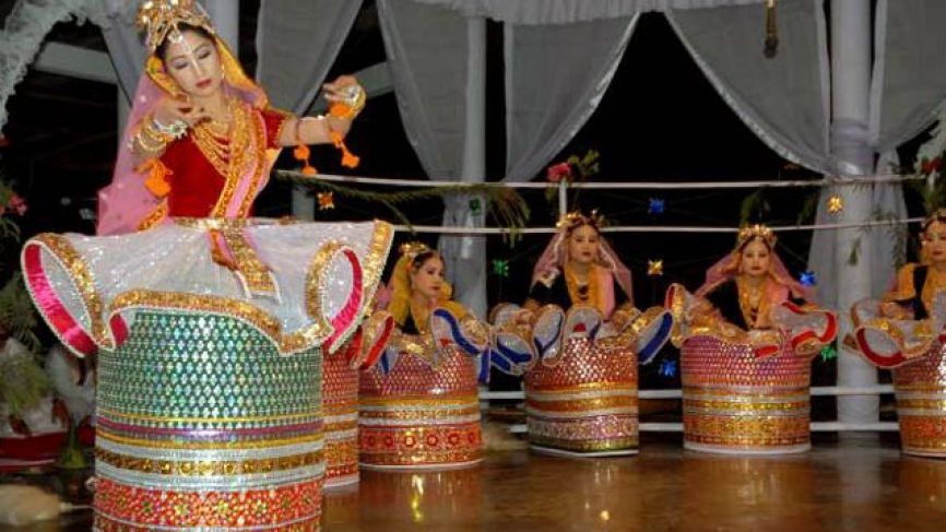 Манипури. Манипури танец. Манипури украшения. Жизнь Манипури живопись.