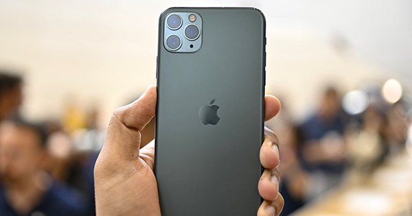 iPhone 11 Users Are Already Complaining About The Phone's Easily ...