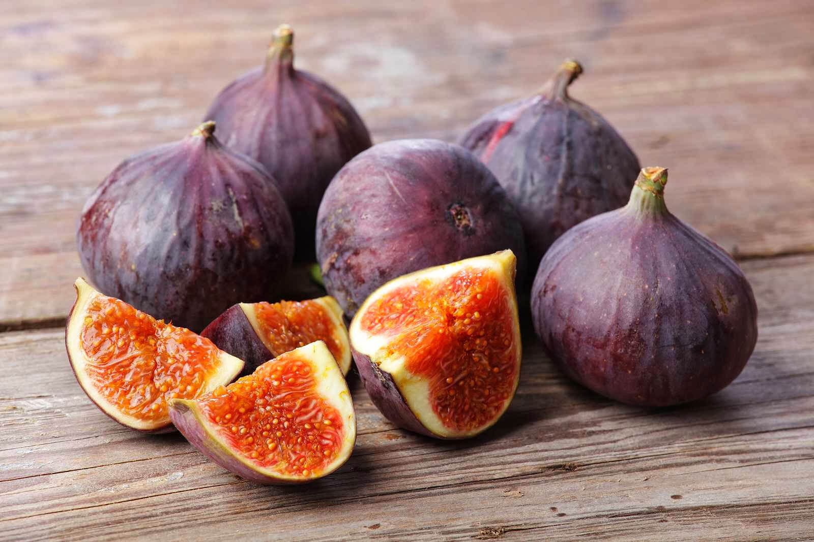 benefits of fig which is called the fruit of heaven. अंजीर के फ़ायदे