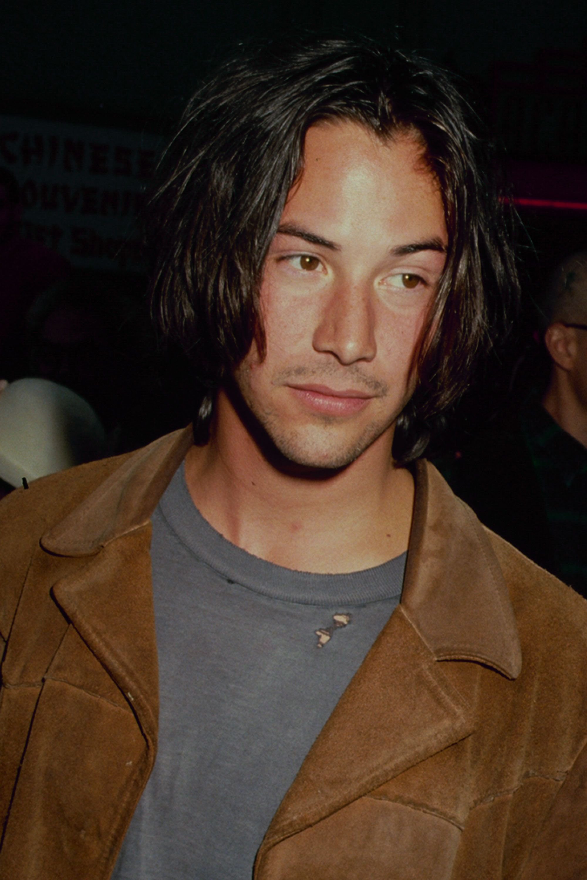 18 Pictures Of Young Keanu Reeves Looking Like A Tall Drink Of Water On ...