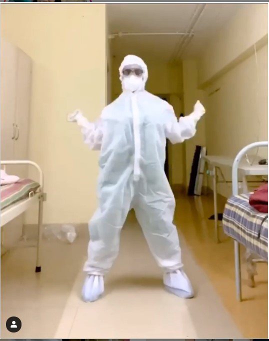 Dancing Though Adversity: Doctor Dances In PPE To Send Message That We Will Fight This With A Smile 1