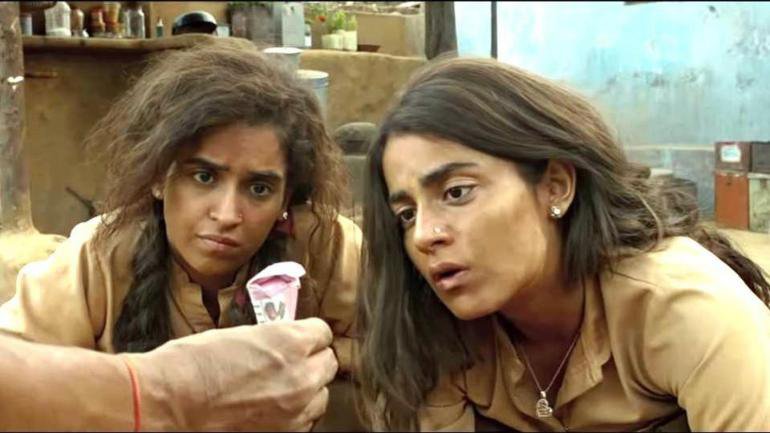 pataakha movie