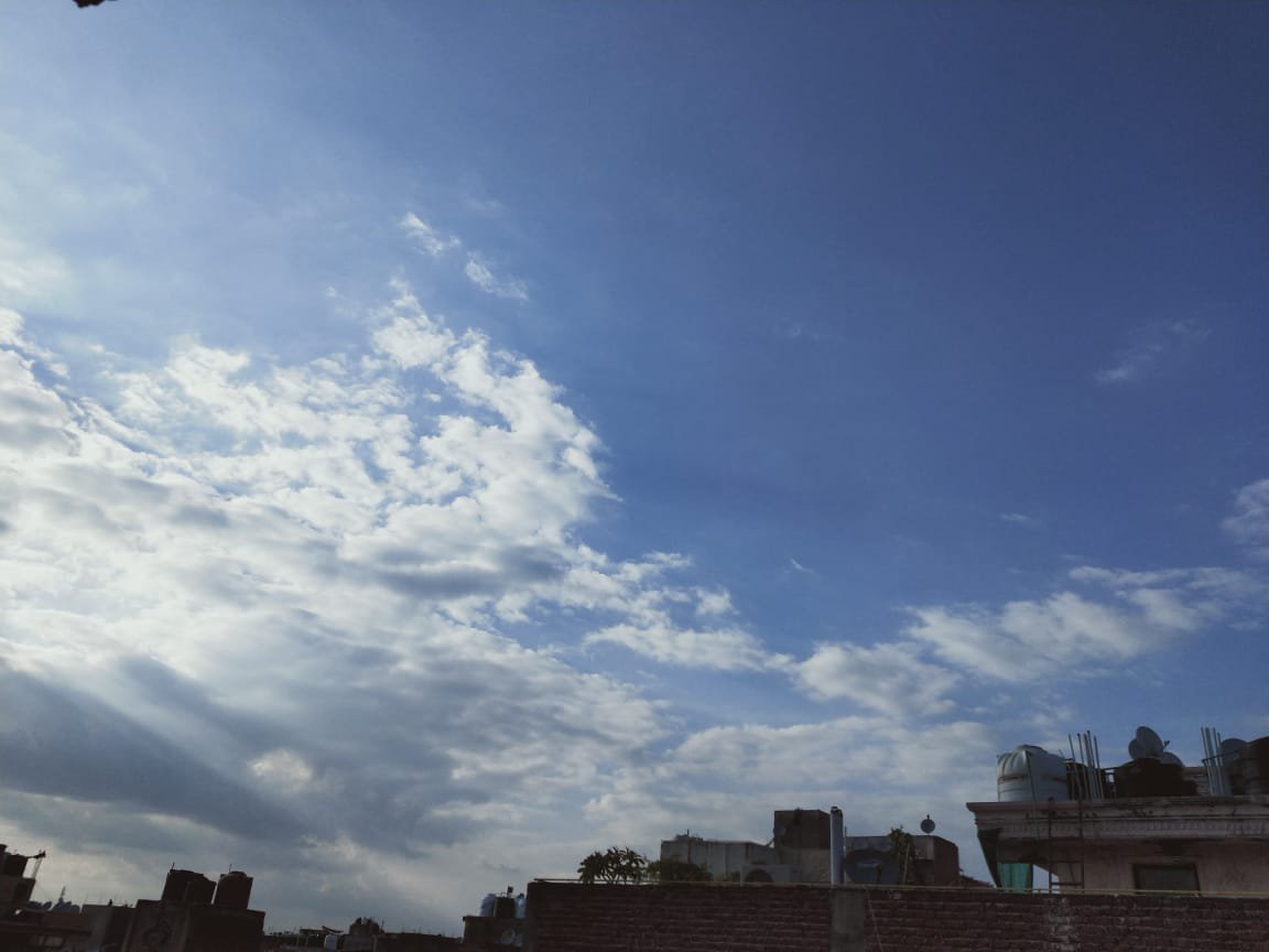 Just Stunning Pictures Of Clear Blue Delhi Skies As The AQI Hits An All Time Low 6