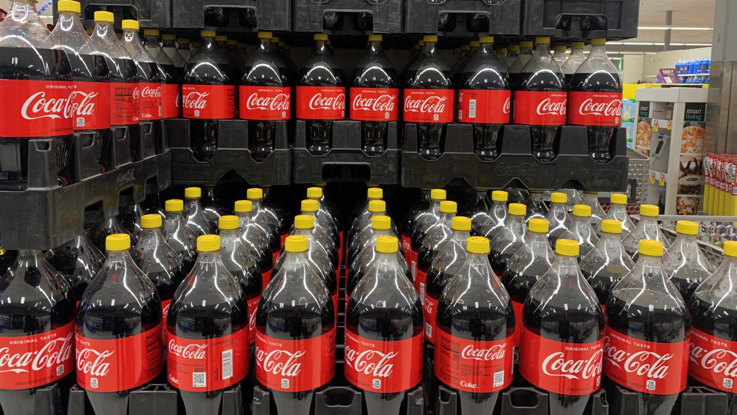 Find out what yellow cap CocaCola bottles mean. कोको कोला की बोतल पर