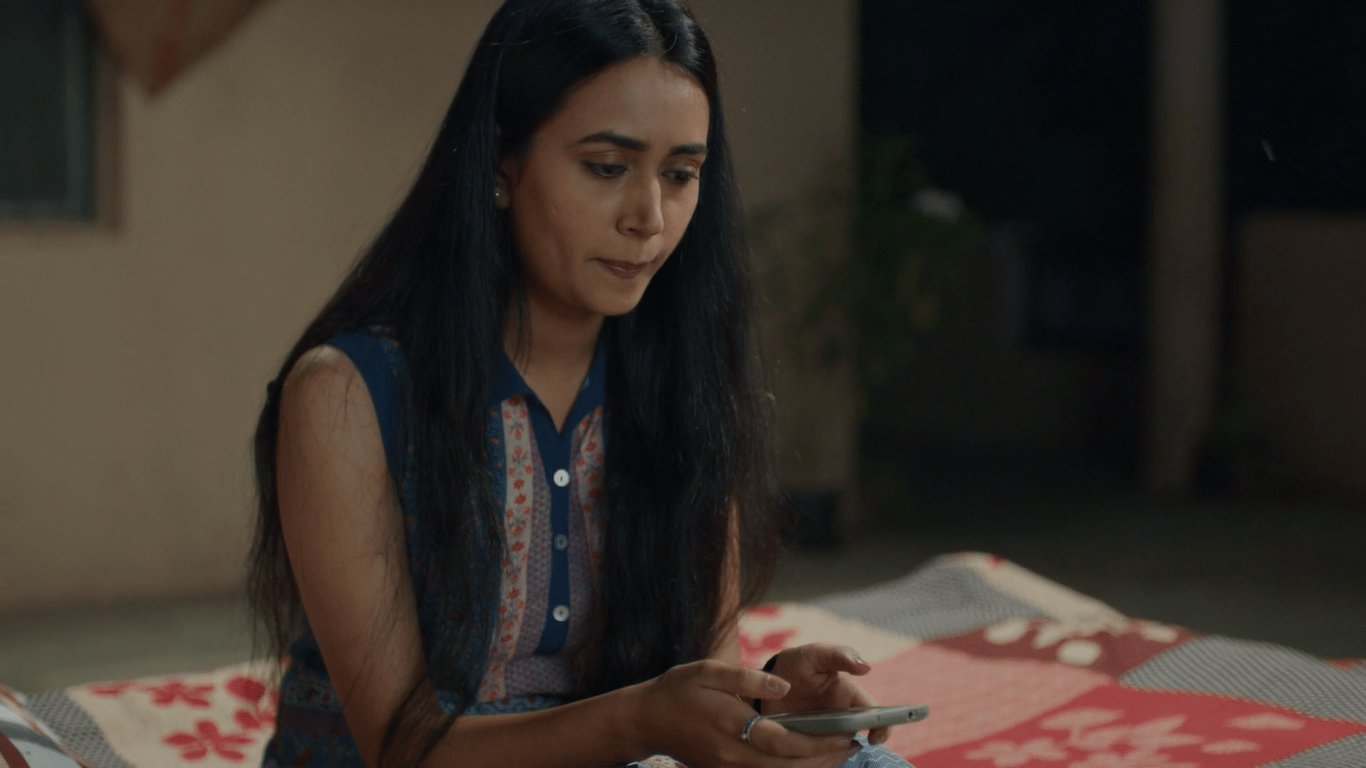 Rinky calls and texts Sachiv ji