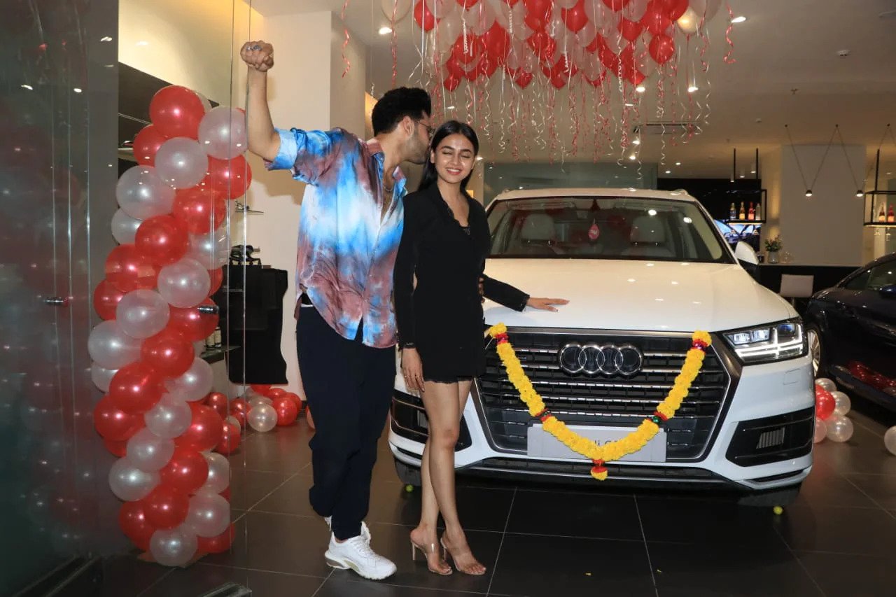 tejasswi prakash car