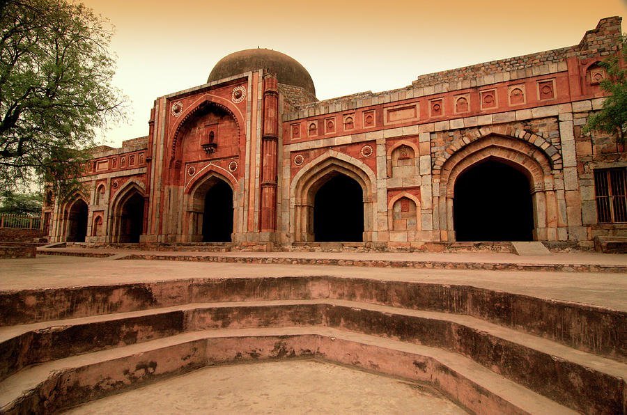 14 Haunted Places In Delhi You Should Visit On The Next Amavas Ki Raat