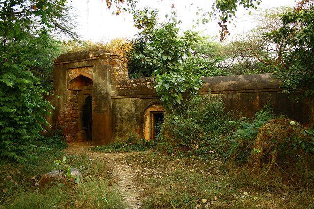 14 Haunted Places In Delhi You Should Visit On The Next Amavas Ki Raat